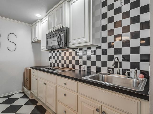 3128 N Timber Avenue, Bethany, OK 73008