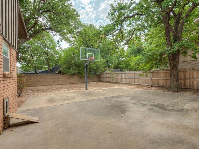 3128 N Timber Avenue, Bethany, OK 73008