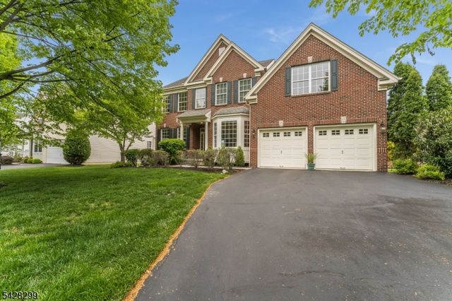 87 Crestview Dr, Clinton Twp., NJ 08809