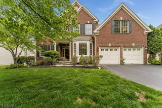 87 Crestview Dr, Clinton Twp., NJ 08809