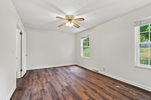 5510 Country Dr Apt 94, Nashville, TN 37211