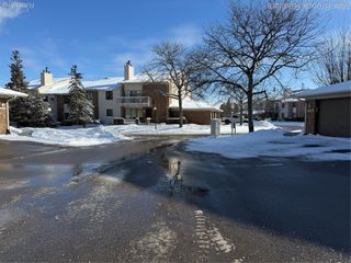 6670 Maple Lakes Drive, West Bloomfield Charter Township, MI 48322