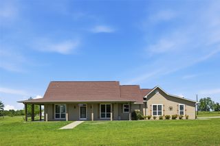 1676 NW County Road 1030, Mount Vernon, TX 75457