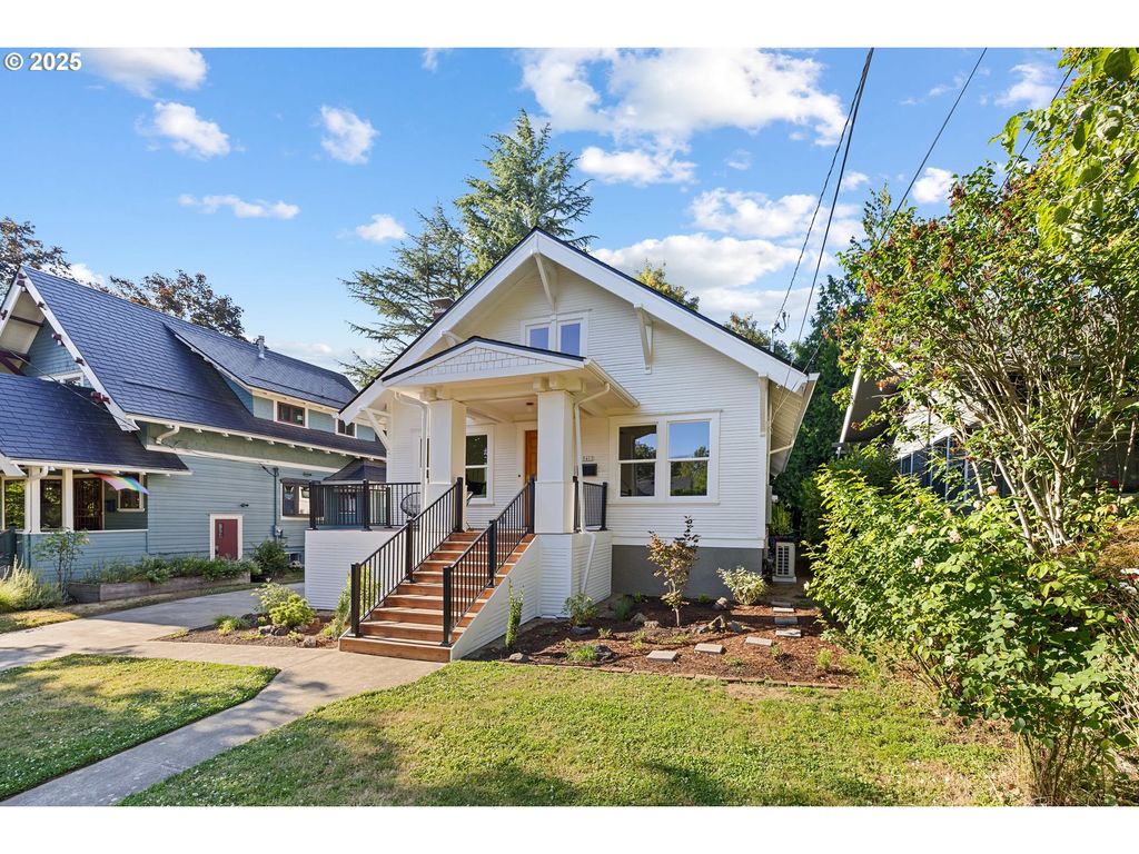 5415 Ne SACRAMENTO St, Portland, OR 97213