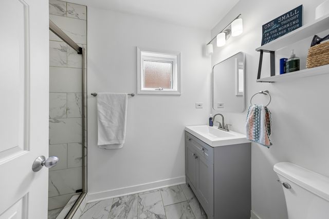 811 W Superior Street 4, Chicago, IL 60642