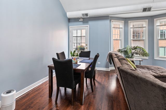 811 W Superior Street 4, Chicago, IL 60642