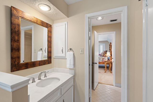 5207 Fountainbridge Lane, Houston, TX 77069