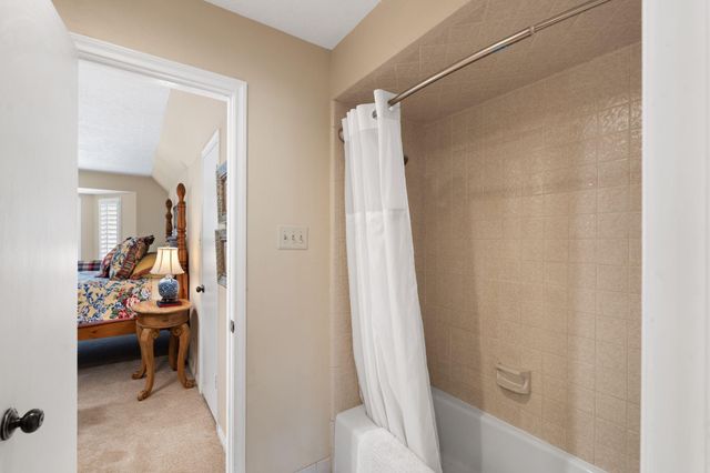 5207 Fountainbridge Lane, Houston, TX 77069