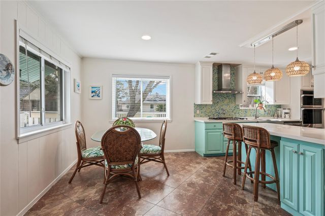 1902 Port Royal Drive, Nassau Bay, TX 77058