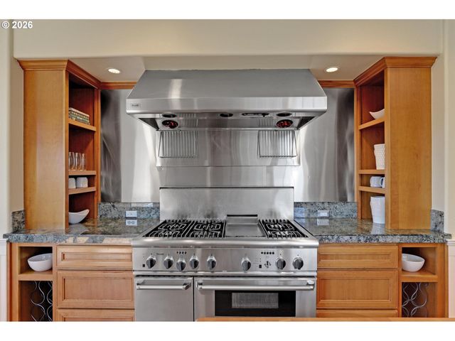 8408 Nw HAWKINS Blvd, Portland, OR 97229