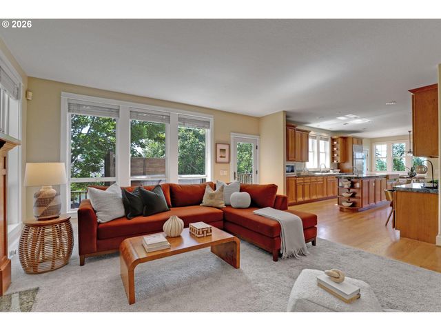 8408 Nw HAWKINS Blvd, Portland, OR 97229