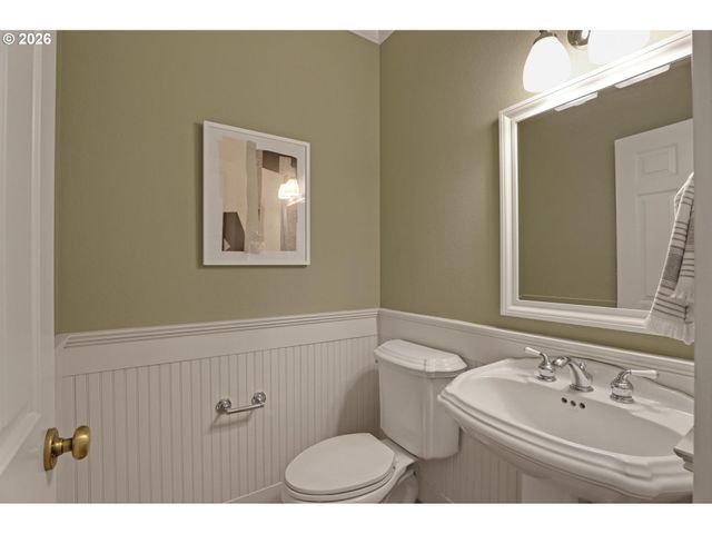 8408 Nw HAWKINS Blvd, Portland, OR 97229