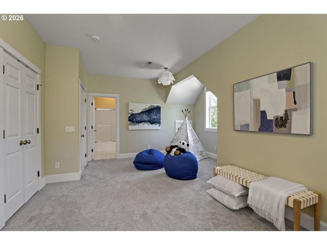 8408 Nw HAWKINS Blvd, Portland, OR 97229