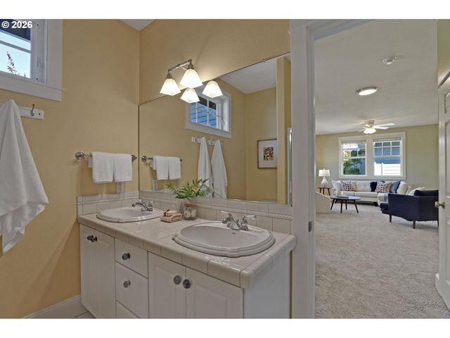 8408 Nw HAWKINS Blvd, Portland, OR 97229
