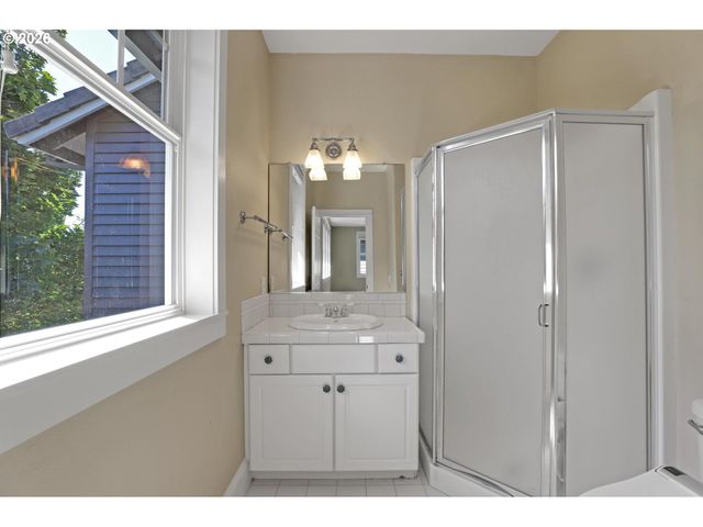 8408 Nw HAWKINS Blvd, Portland, OR 97229