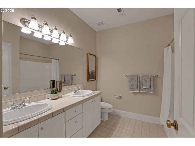 8408 Nw HAWKINS Blvd, Portland, OR 97229