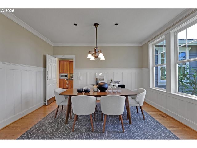 8408 Nw HAWKINS Blvd, Portland, OR 97229