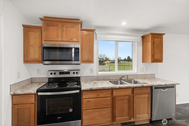 208 Mossyrock Rd West, Mossyrock, WA 98564