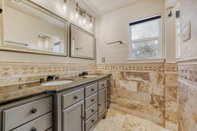 4148 Stonecroft DR, Austin, TX 78749