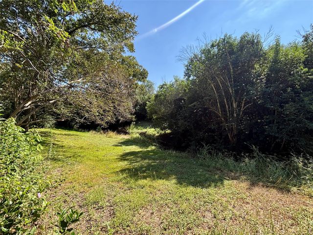 805 Evelyn Drive, Lorena, TX 76655