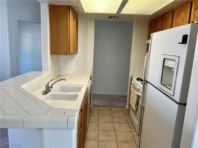 2975 Bluegrass Lane 321, Henderson, NV 89074