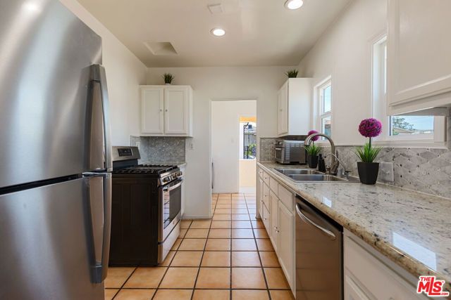1433 Livonia Avenue, Los Angeles, CA 90035