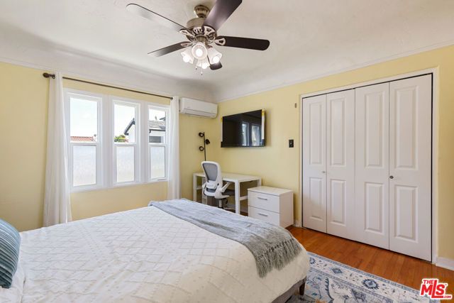 1433 Livonia Avenue, Los Angeles, CA 90035