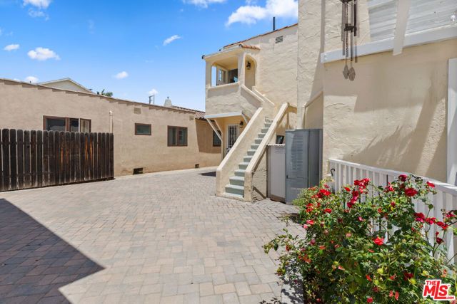 1433 Livonia Avenue, Los Angeles, CA 90035