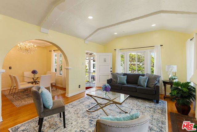 1433 Livonia Avenue, Los Angeles, CA 90035