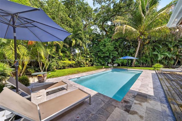 8250 NE 3rd Ct, Miami, FL 33138