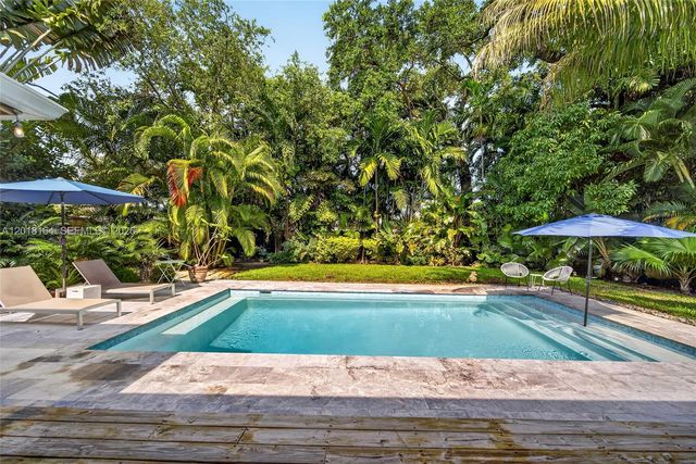 8250 NE 3rd Ct, Miami, FL 33138