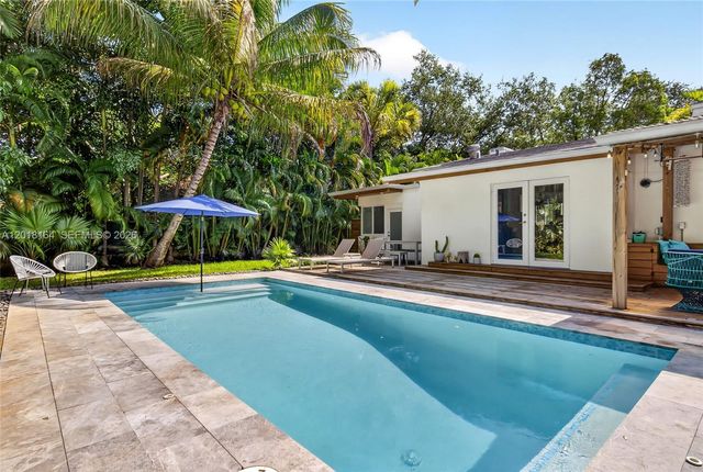 8250 NE 3rd Ct, Miami, FL 33138