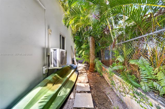 8250 NE 3rd Ct, Miami, FL 33138