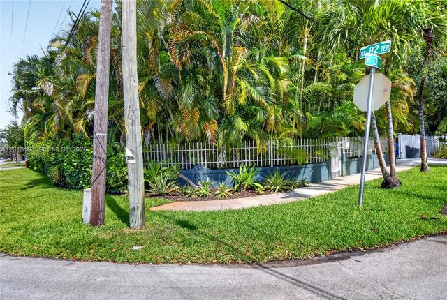 8250 NE 3rd Ct, Miami, FL 33138
