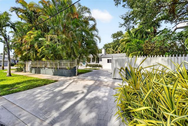8250 NE 3rd Ct, Miami, FL 33138