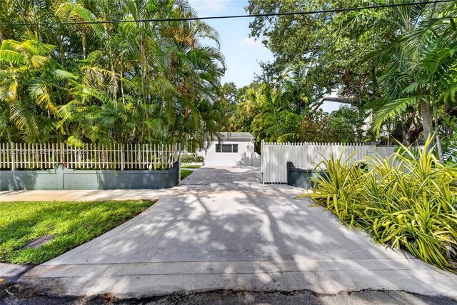 8250 NE 3rd Ct, Miami, FL 33138