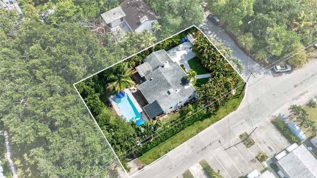 8250 NE 3rd Ct, Miami, FL 33138