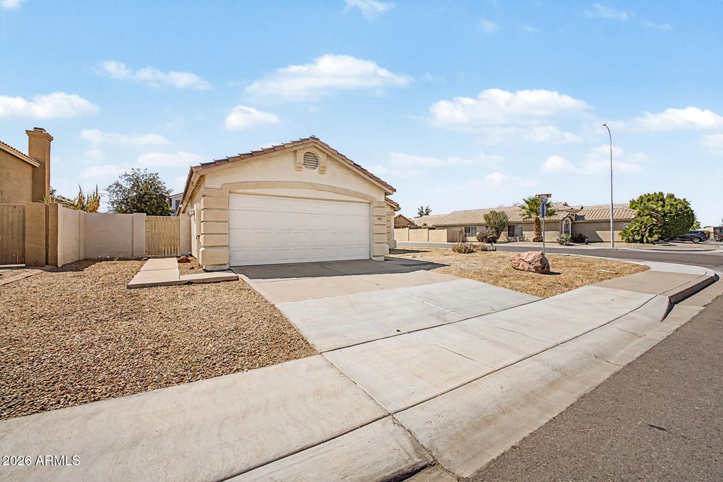 881 E ORCHID Lane, Chandler, AZ 85225 — photo 2