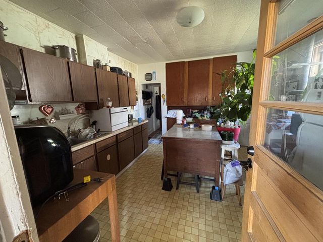 308-310 W Madison Street, Spring Green, WI 53588