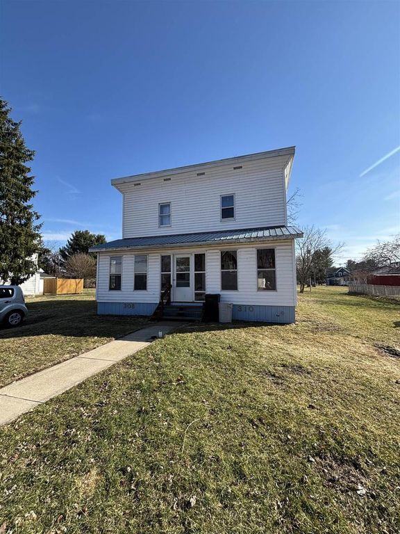 308-310 W Madison Street, Spring Green, WI 53588