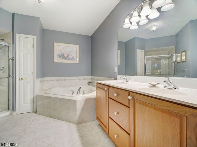 9 Zachary Way, Mount Arlington Boro, NJ 07856