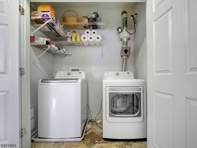 9 Zachary Way, Mount Arlington Boro, NJ 07856