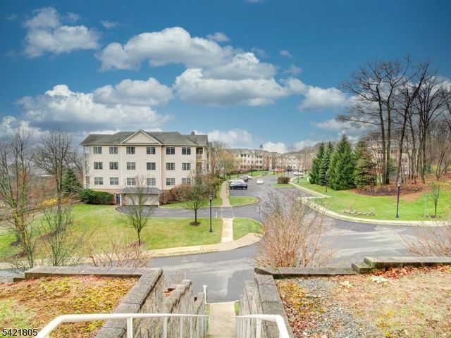 9 Zachary Way, Mount Arlington Boro, NJ 07856