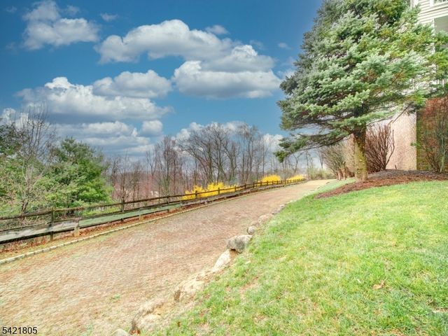 9 Zachary Way, Mount Arlington Boro, NJ 07856