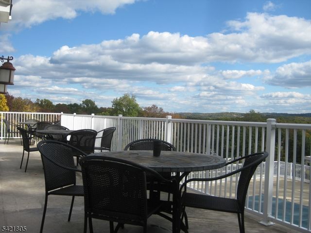 9 Zachary Way, Mount Arlington Boro, NJ 07856