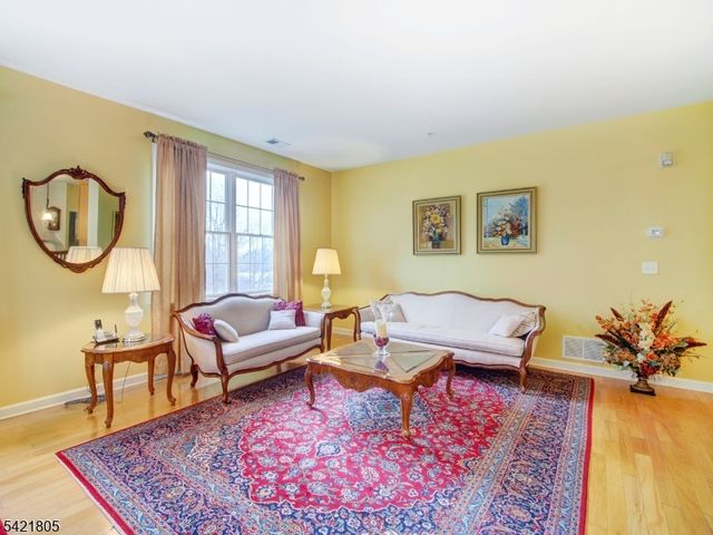 9 Zachary Way, Mount Arlington Boro, NJ 07856