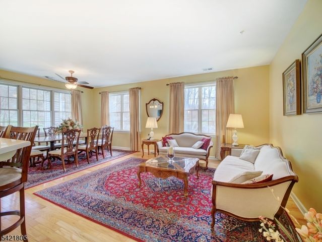 9 Zachary Way, Mount Arlington Boro, NJ 07856