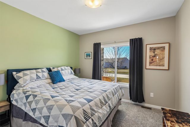 7728 NW 95th Court, Johnston, IA 50131