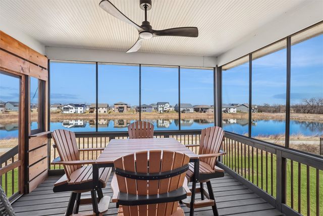 7728 NW 95th Court, Johnston, IA 50131