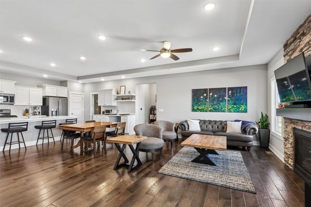 7728 NW 95th Court, Johnston, IA 50131